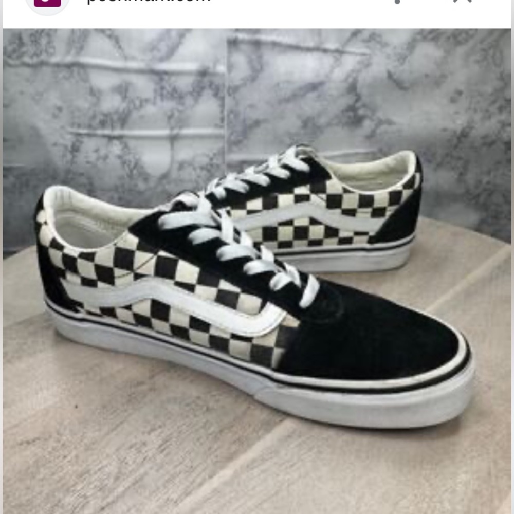 Vans Woman  Old Skool Black and White Sneakers - Picture 2 of 7